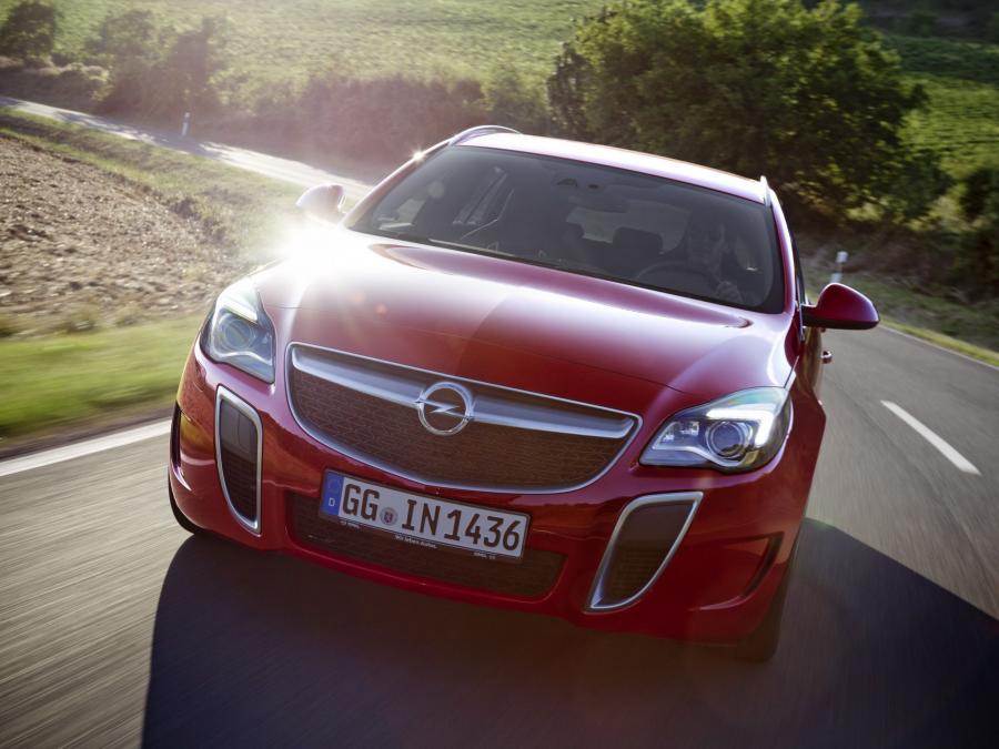  Opel Insignia OPC Sports Tourer 2013 года  (фото 2 из 9)